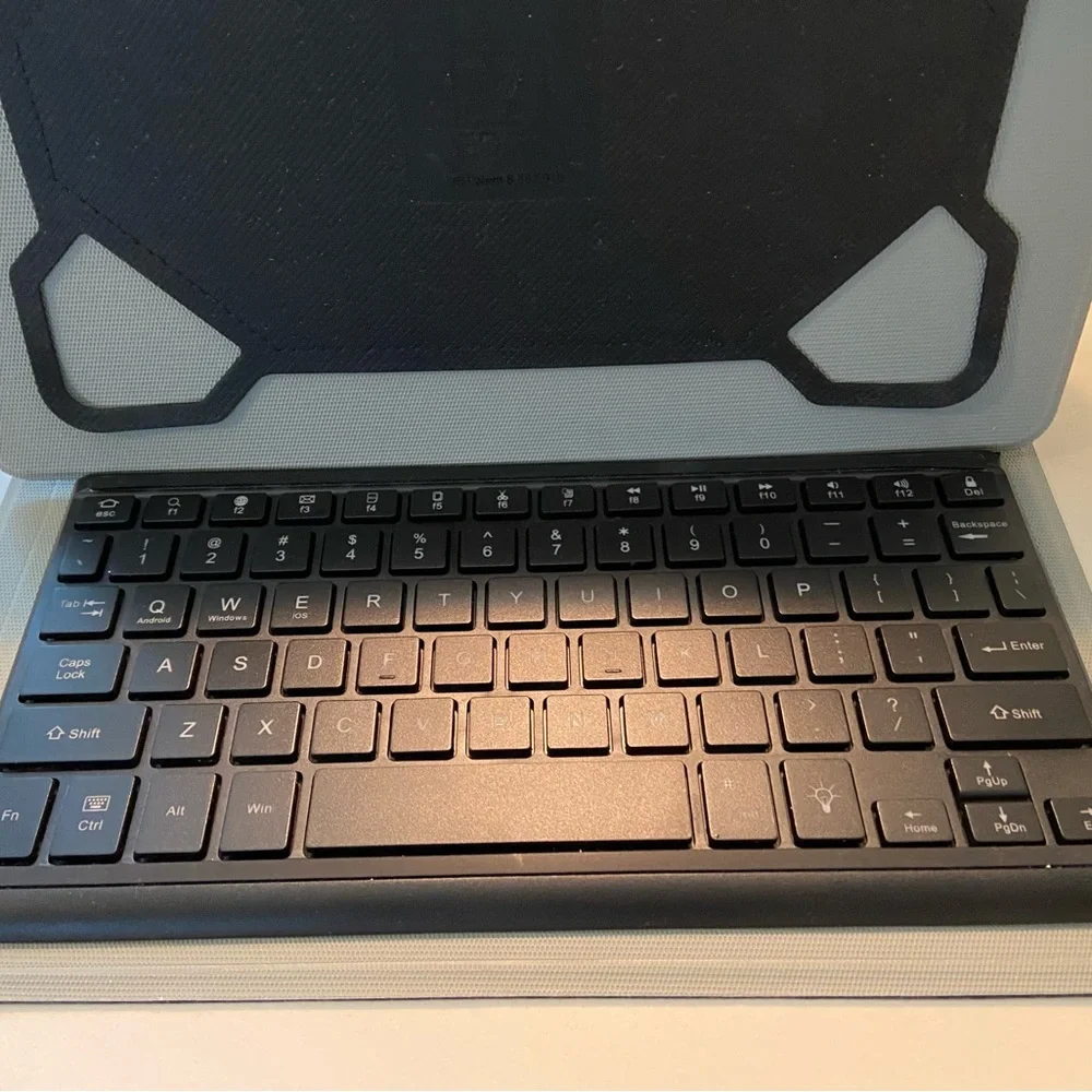 M-Edge Stealth Pro Keyboard - Picture 3 of 11